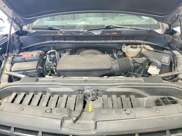 2019 CHEVROLET SILVERADO Trail Boss - LT — Engine bay