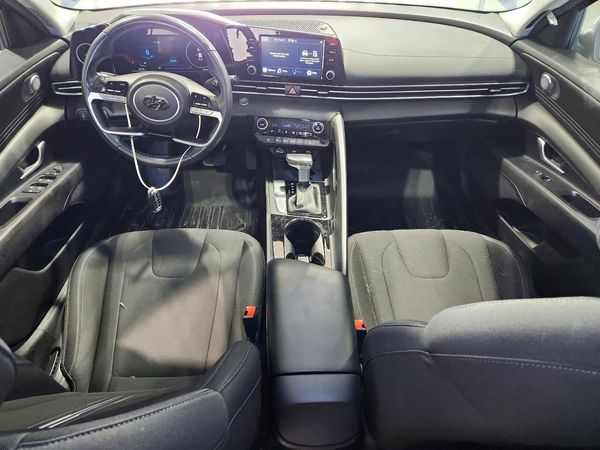 2022 HYUNDAI ELANTRA SEL w/Convenience Pkg