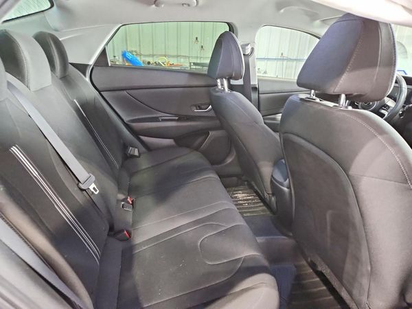 2022 HYUNDAI ELANTRA SEL w/Convenience Pkg