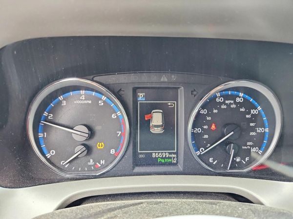 2016 TOYOTA RAV4 XLE (M Grade)