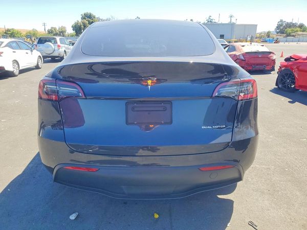 2024 TESLA MODEL Y