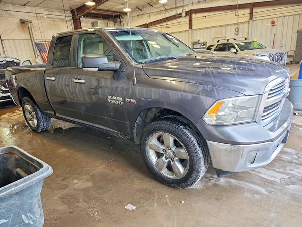 2015 RAM 1500 SLT