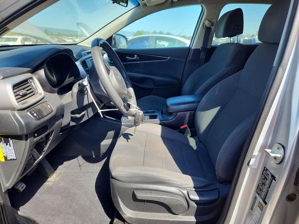 2017 KIA SORENTO L, LX