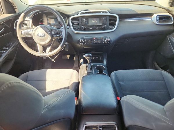 2017 KIA SORENTO L, LX