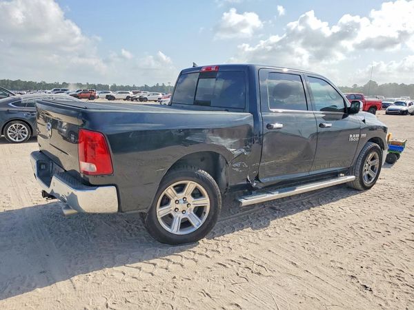 2018 RAM 1500 SLT