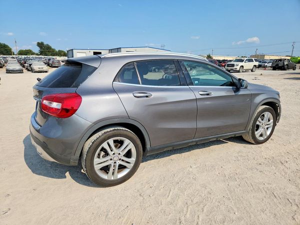 2016 MERCEDES-BENZ GLA