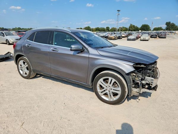 2016 MERCEDES-BENZ GLA