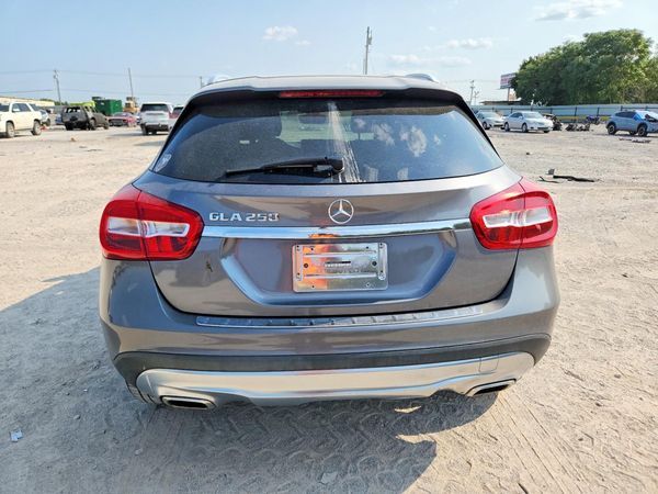2016 MERCEDES-BENZ GLA