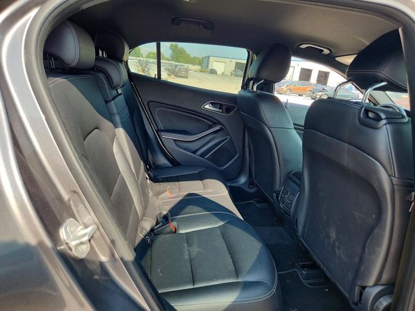 2016 MERCEDES-BENZ GLA