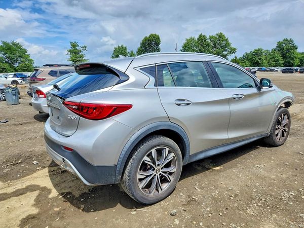 2017 INFINITI QX30