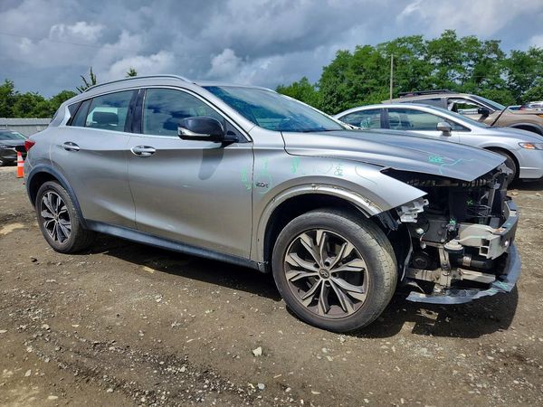2017 INFINITI QX30