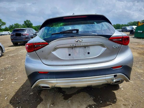 2017 INFINITI QX30