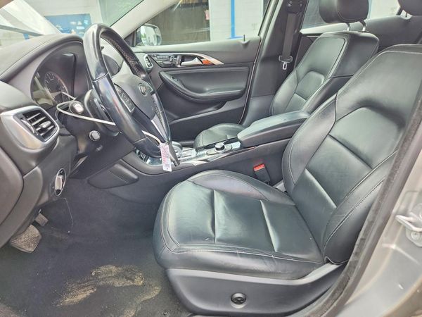 2017 INFINITI QX30