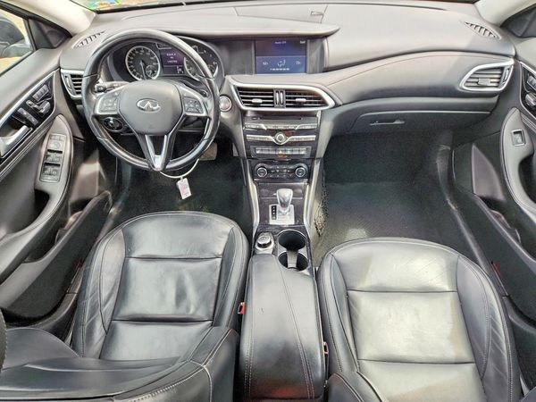 2017 INFINITI QX30