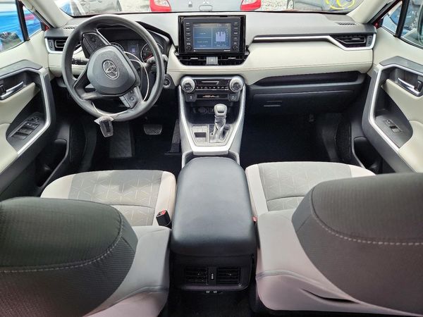 2020 TOYOTA RAV4 XLE