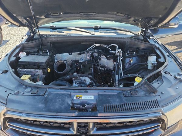 2014 DODGE DURANGO R/T — Engine bay