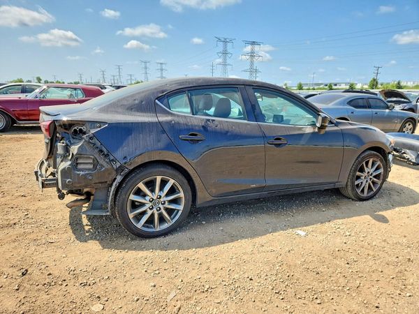 2018 MAZDA 3 Touring