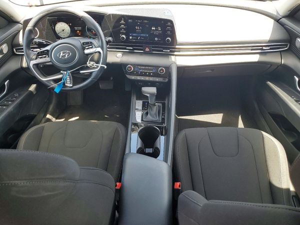 2021 HYUNDAI ELANTRA SEL w/ Convenience Pkg