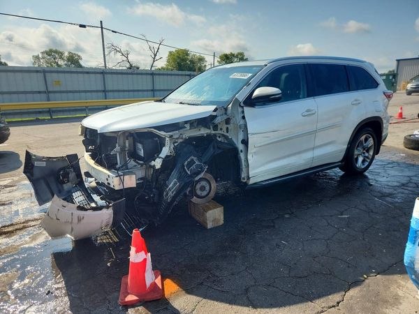 2015 TOYOTA HIGHLANDER