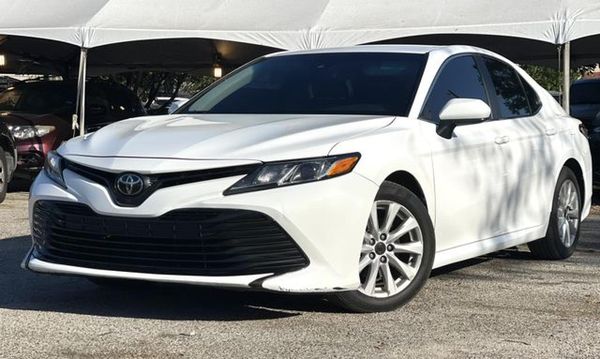 2018 TOYOTA CAMRY
