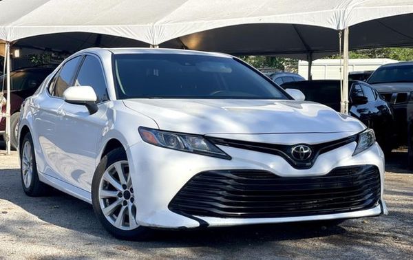 2018 TOYOTA CAMRY