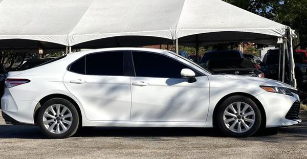 2018 TOYOTA CAMRY