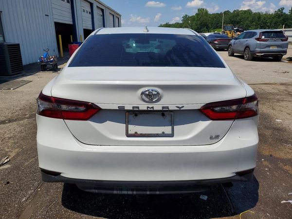 2022 TOYOTA CAMRY LE — DIRR