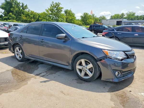 2013 TOYOTA CAMRY