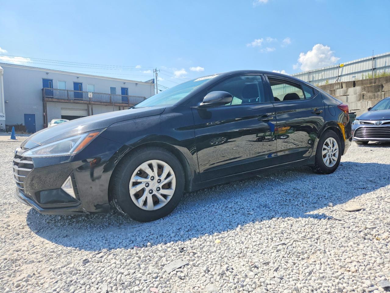2019 HYUNDAI ELANTRA SE