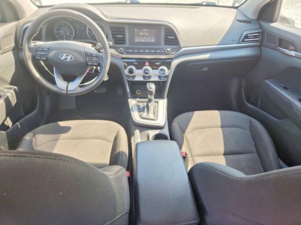 2019 HYUNDAI ELANTRA SE