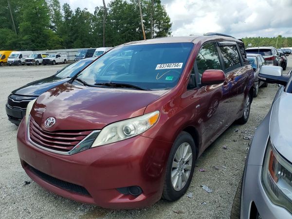 2017 TOYOTA SIENNA LE