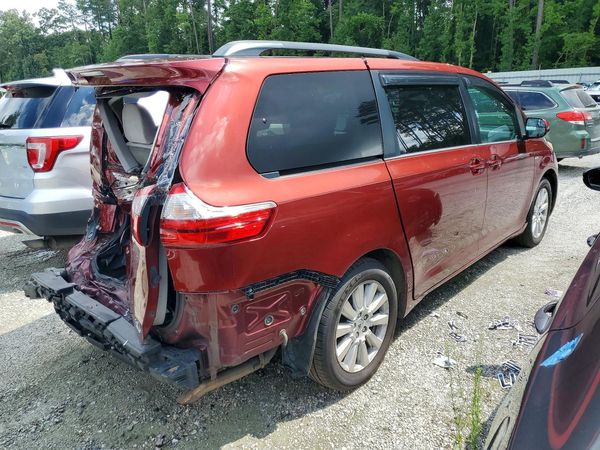 2017 TOYOTA SIENNA LE
