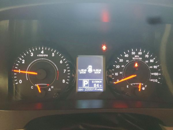 2017 TOYOTA SIENNA LE
