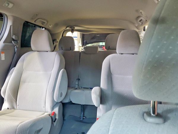 2017 TOYOTA SIENNA LE