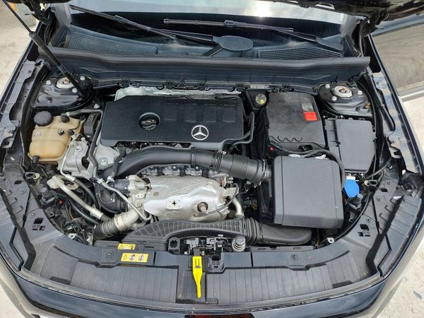 2021 MERCEDES-BENZ GLB GLB250