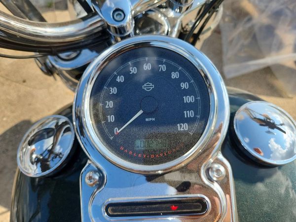 2016 HARLEY-DAVIDSON FL