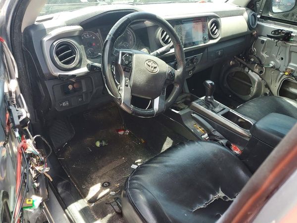 2019 TOYOTA TACOMA SR5