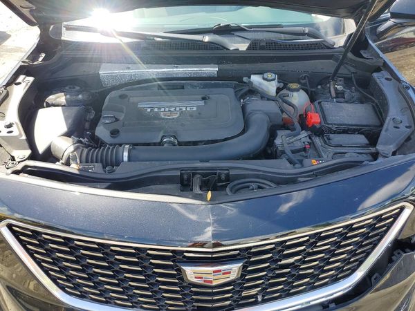 2020 CADILLAC XT4 Luxury