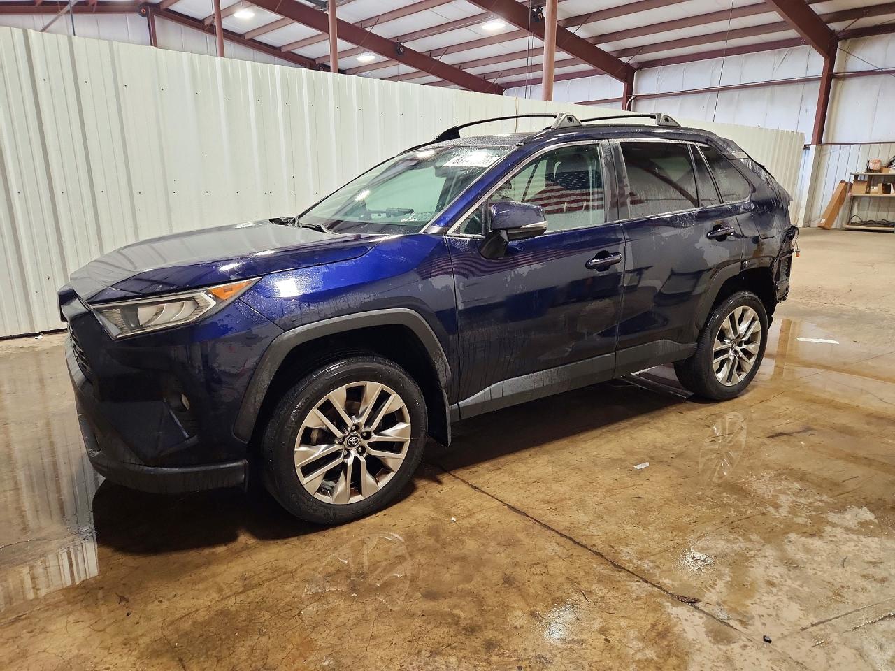 2019 TOYOTA RAV4 XLE Premium