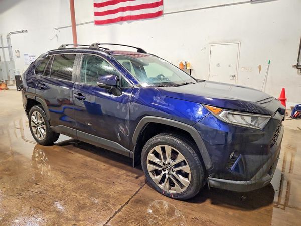 2019 TOYOTA RAV4 XLE Premium