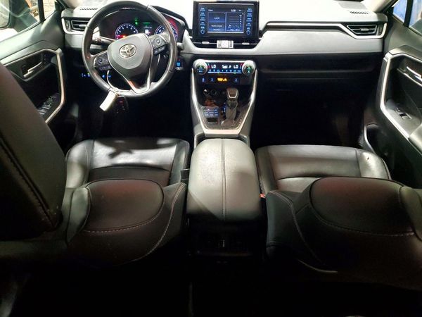 2019 TOYOTA RAV4 XLE Premium