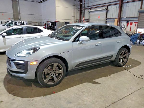 2024 PORSCHE MACAN
