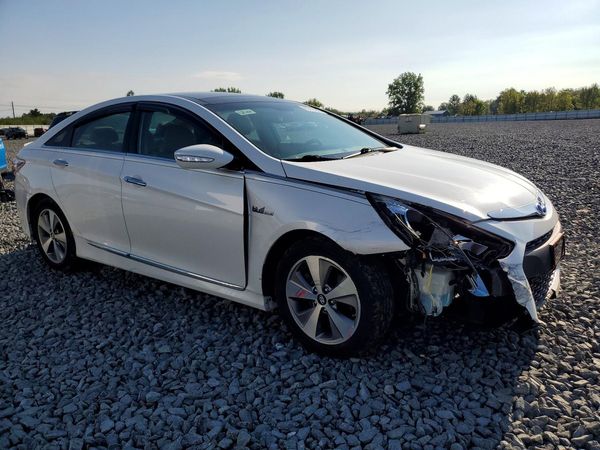 2012 HYUNDAI SONATA Middle level