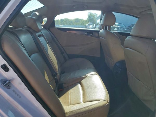 2012 HYUNDAI SONATA Middle level