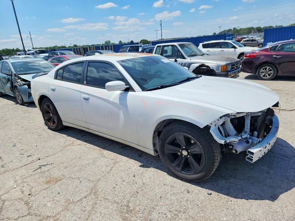 2015 DODGE CHARGER SXT
