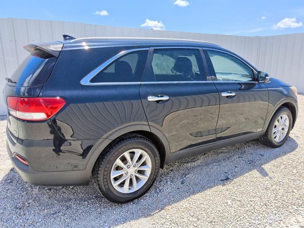 2017 KIA SORENTO L, LX