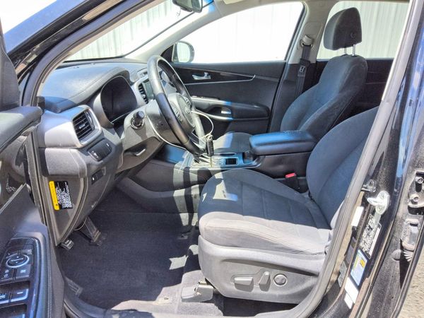 2017 KIA SORENTO L, LX