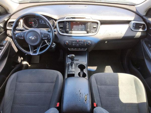 2017 KIA SORENTO L, LX