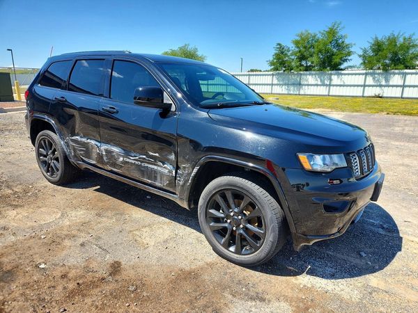 2017 JEEP GRAND CHEROKEE LAREDO 4X4