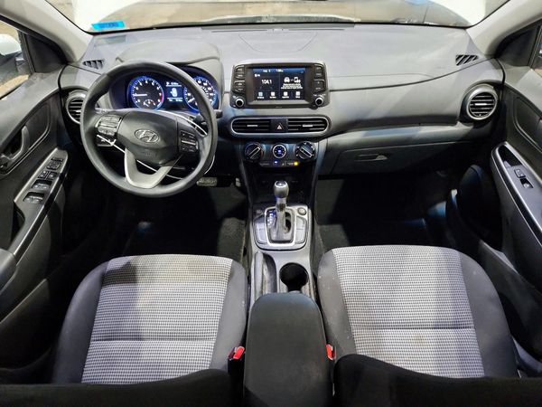 2021 HYUNDAI KONA SE
